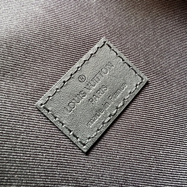 ルイヴィトンバッグ着用イメージ